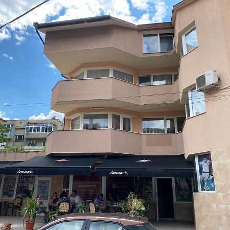 Стаи За Гости Маринови Provadiya Bagian luar foto