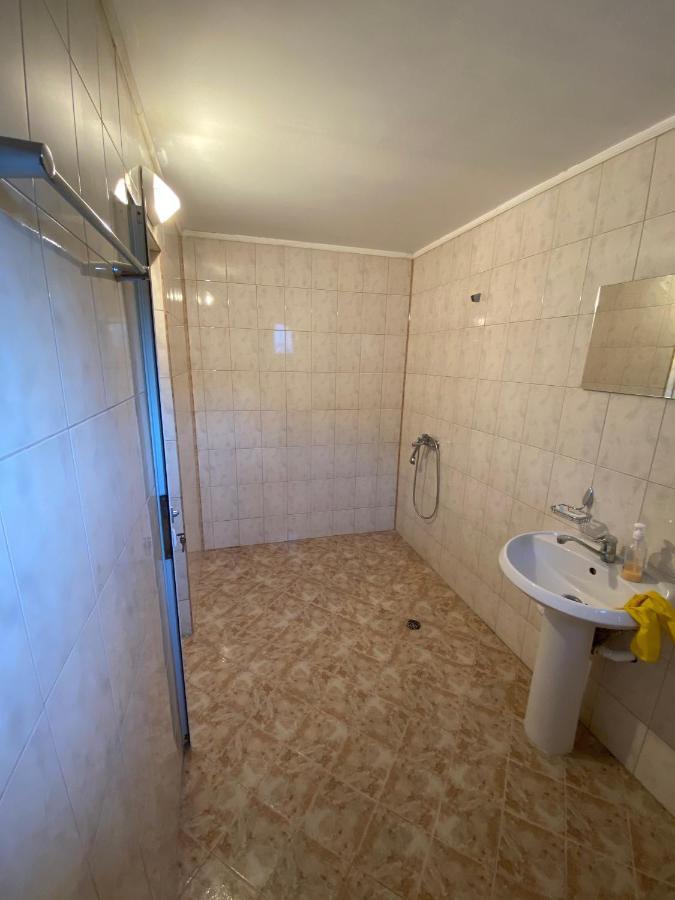 Стаи За Гости Маринови Provadiya Bagian luar foto