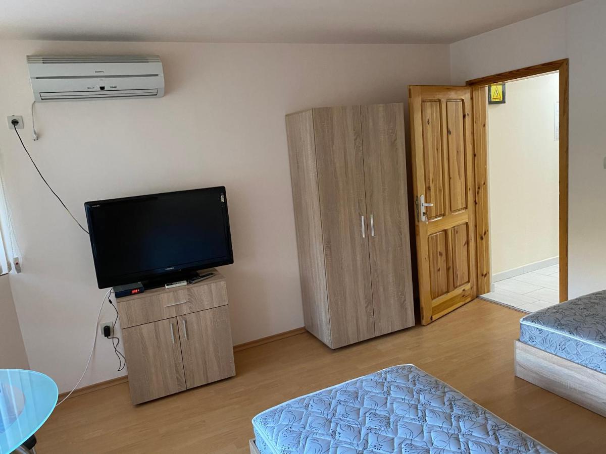 Стаи За Гости Маринови Provadiya Bagian luar foto